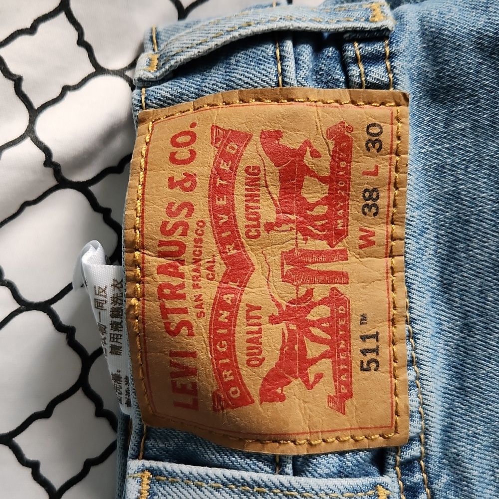 Levi's 511 - Picture 2 of 3